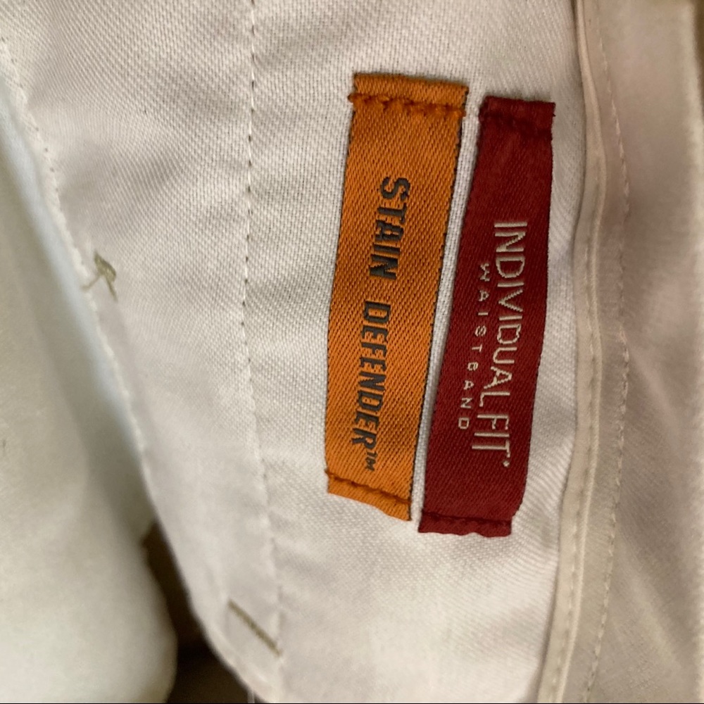 Dockers NWT 42/32 Stain Defender Flat Front - Picture 4 of 5